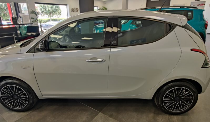 LANCIA YPSILON MY21 1.0 70CV HIBRID GOLD pieno