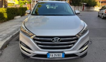 HYUNDAI TUCSON 1.7 XPOSSIBLE pieno