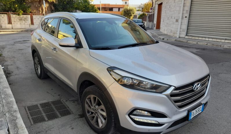 HYUNDAI TUCSON 1.7 XPOSSIBLE pieno