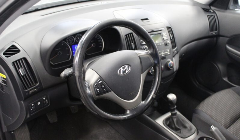 HYUNDAI i30 1.6 CRD pieno