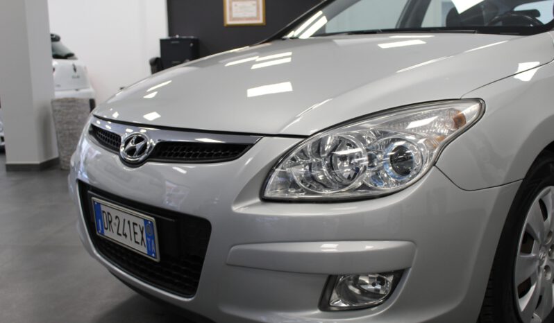 HYUNDAI i30 1.6 CRD pieno