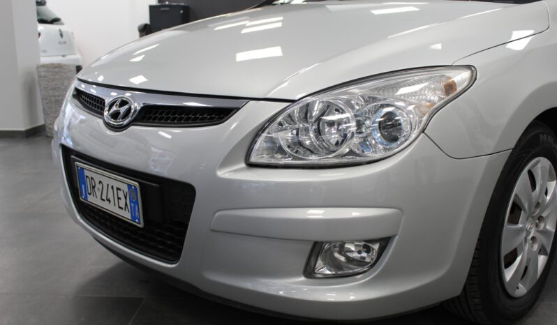 HYUNDAI i30 1.6 CRD pieno