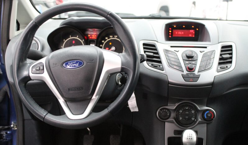 FORD FIESTA 1.2 5P pieno