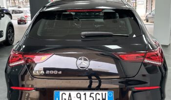 MERCEDES BENZ CLA 200 D pieno