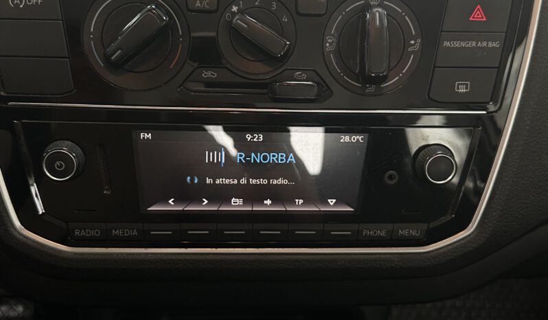 VOLKSWAGEN UP 1.0 3P pieno